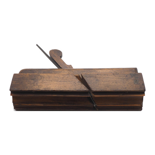 Early 19th Century Wallace Complex Moulder