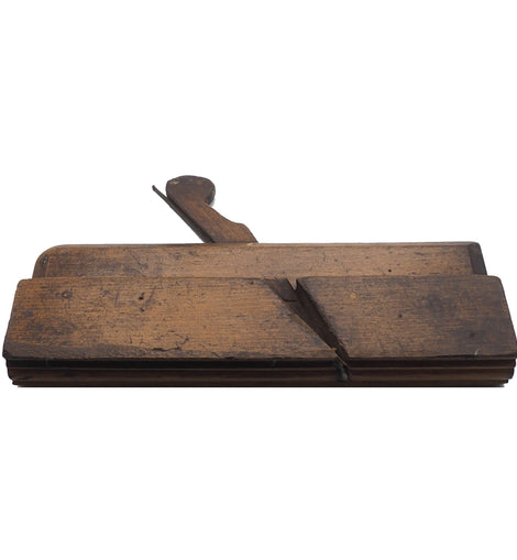 Early Scottish Scotia & Fillet Moulder by Wallace