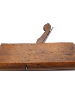 Gorgeous & Rare Early 1700's Round Moulder