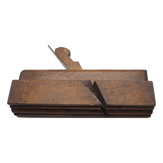 Good Mathieson Boxed Ogee & Dead Moulder