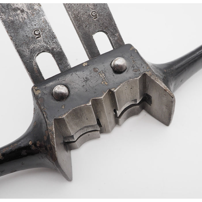 Good Clean 5/8" Preston Ovoloe Sash Router