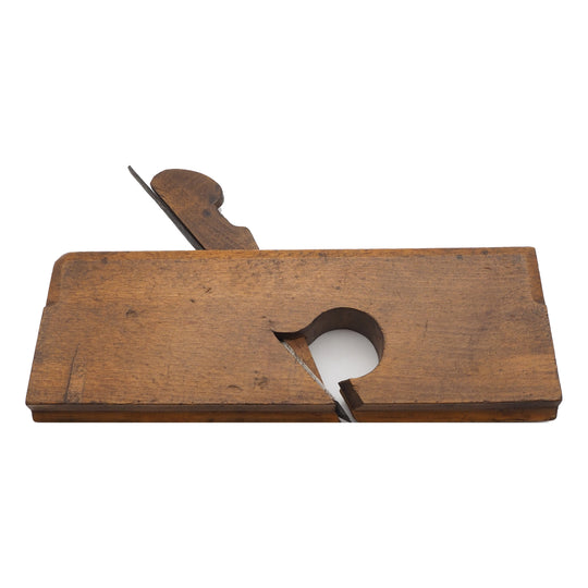 Good Boxed 'V' Moulder by Marshall, Glasgow