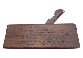 Unusual Scratch Carved Grooving Moulder