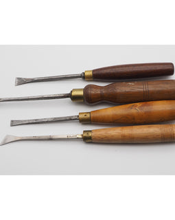 4 Good Antique Fishtail Carving Chisels. 1 With Carved Handle