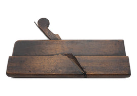 SUPERB 18th Century Round Moulder