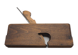 Small Early 8 3/4" Long Centre Bead Moulder