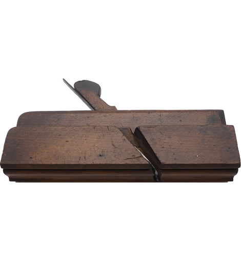 Unusual Ogee Shape Moulder by Lumsden Dundee
