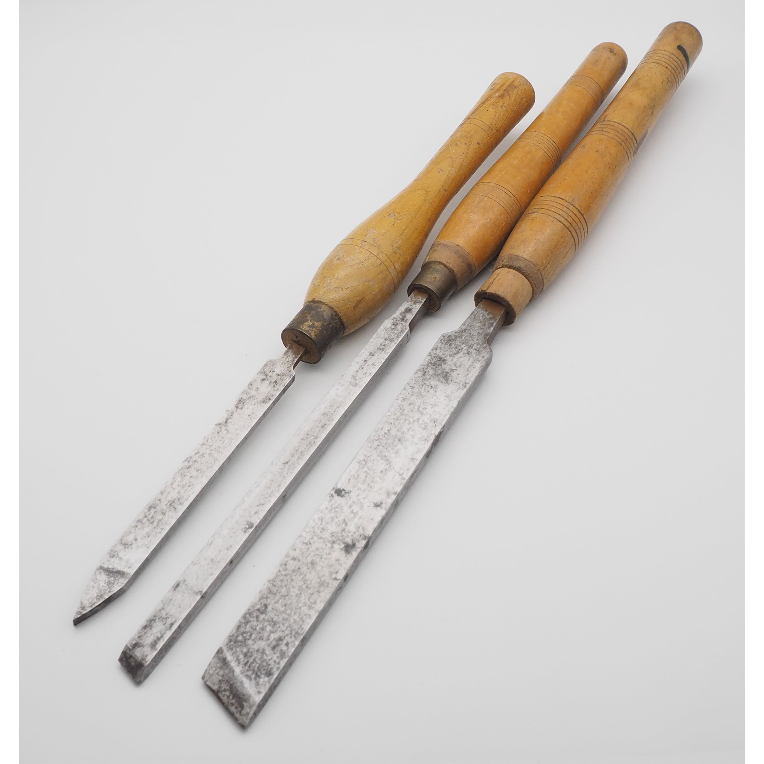 Large outlet wood chisel